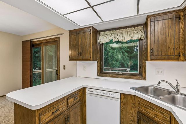 1013 Robinhood Place, Shoreview, MN 55126
