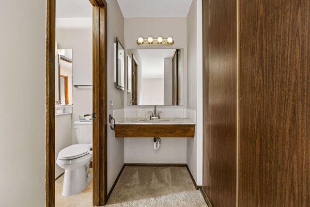 1013 Robinhood Place, Shoreview, MN 55126