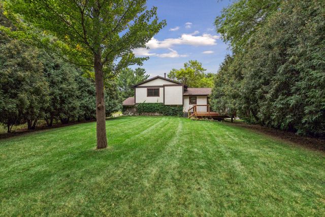 1013 Robinhood Place, Shoreview, MN 55126
