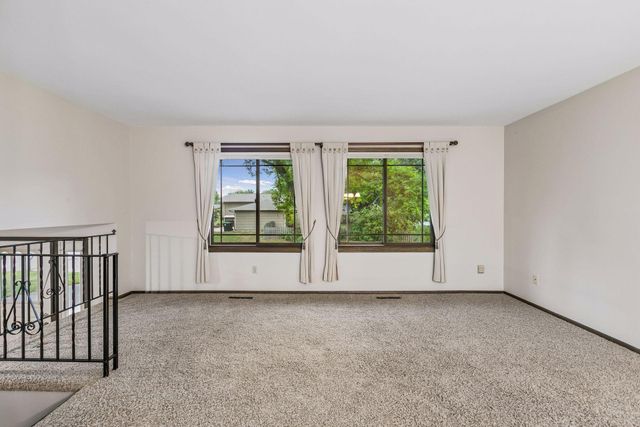 1013 Robinhood Place, Shoreview, MN 55126