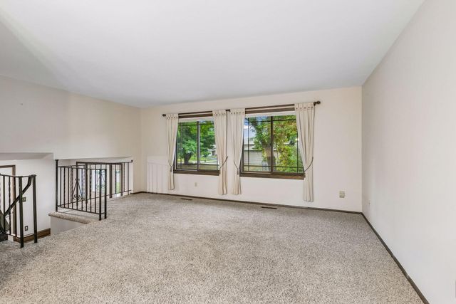 1013 Robinhood Place, Shoreview, MN 55126