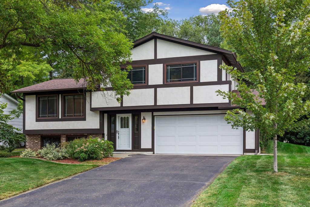 1013 Robinhood Place, Shoreview, MN 55126 — exterior