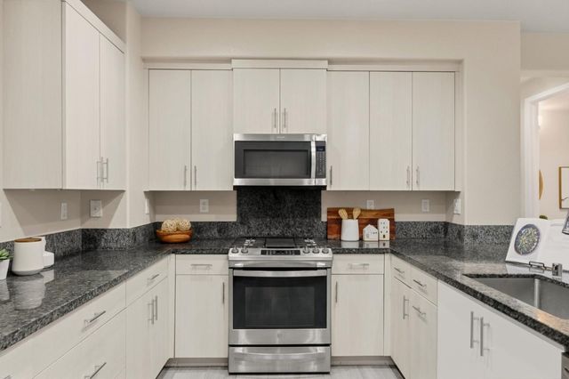 639 Montage Circle, East Palo Alto, CA 94303