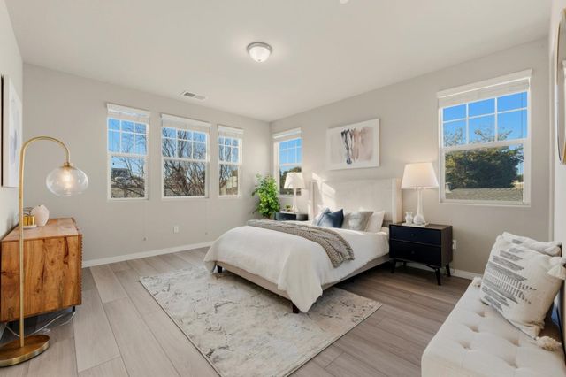 639 Montage Circle, East Palo Alto, CA 94303