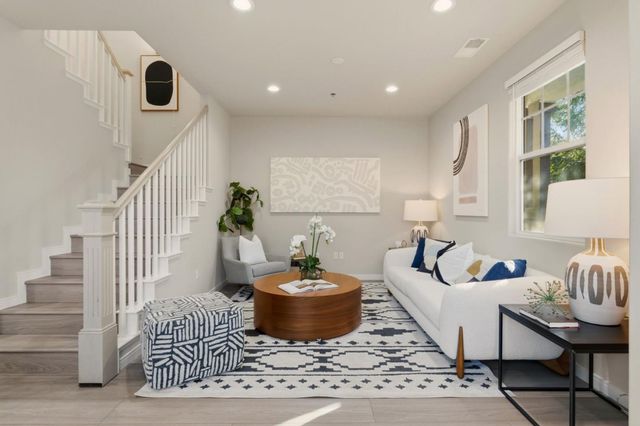 639 Montage Circle, East Palo Alto, CA 94303