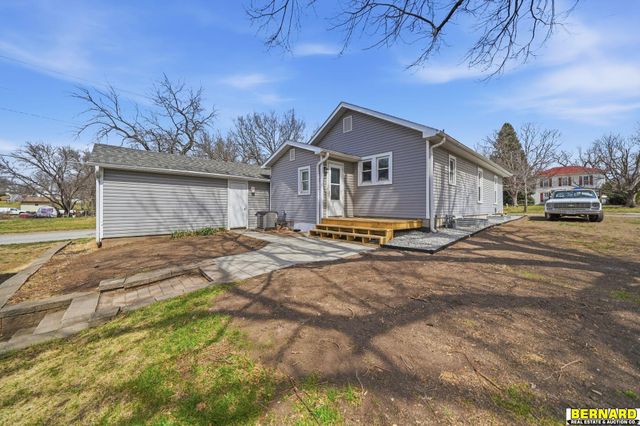 693 N 3rd Street, Tecumseh, NE 68450
