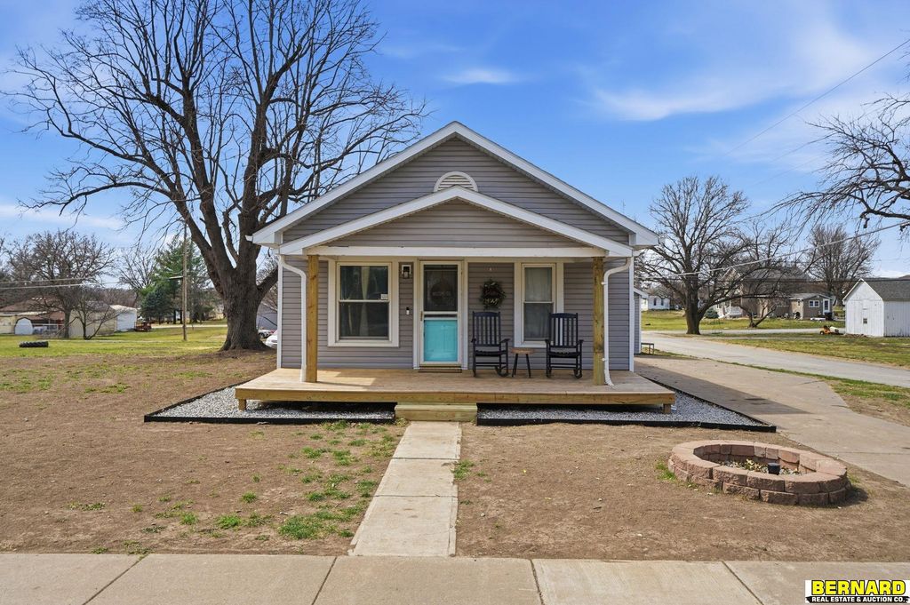 693 N 3rd Street, Tecumseh, NE 68450