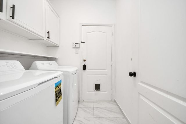 10850 White Oak Point Court, Cypress, TX 77429