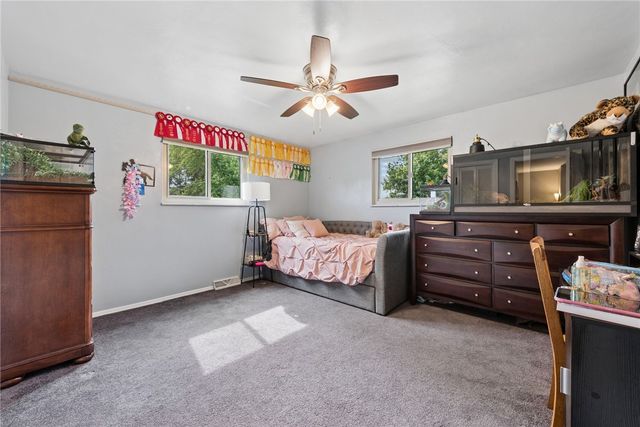 170 Summit Dr, North Huntingdon, PA 15642