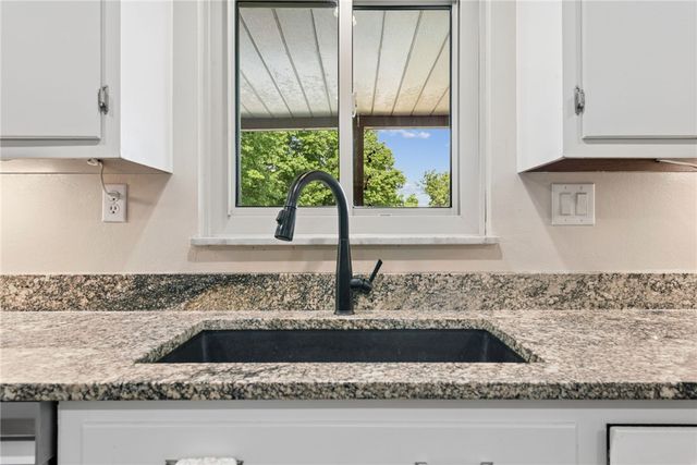 170 Summit Dr, North Huntingdon, PA 15642