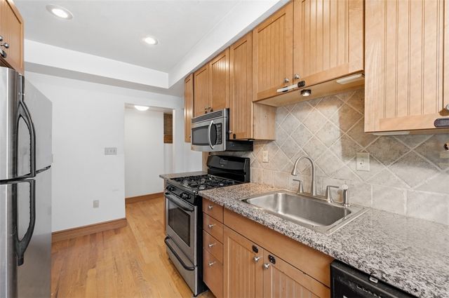 3590-3592 Beechwood Blvd, Greenfield, PA 15217