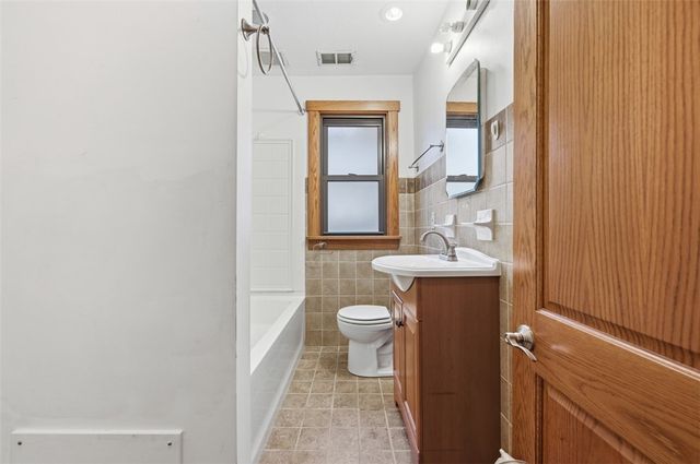 3590-3592 Beechwood Blvd, Greenfield, PA 15217