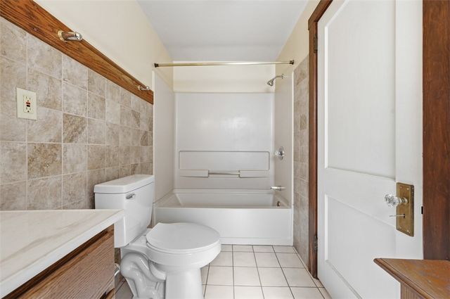 3590-3592 Beechwood Blvd, Greenfield, PA 15217