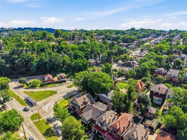 3590-3592 Beechwood Blvd, Greenfield, PA 15217