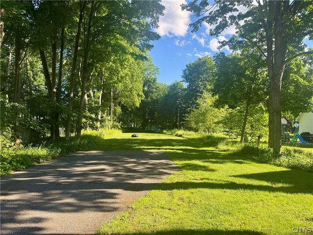 71 College Street, Kirkland, NY 13323