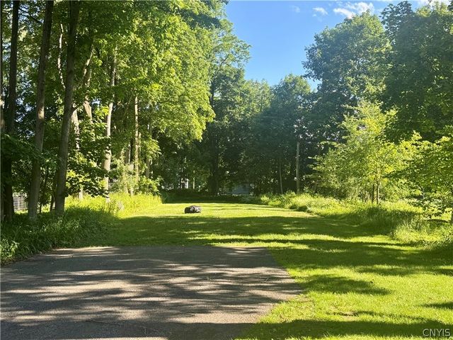 71 College Street, Kirkland, NY 13323