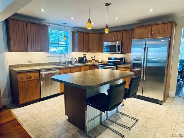 71 College Street, Kirkland, NY 13323