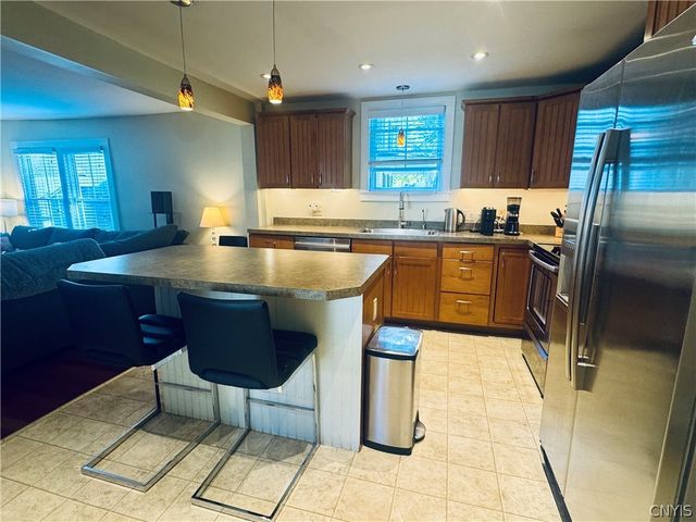 71 College Street, Kirkland, NY 13323