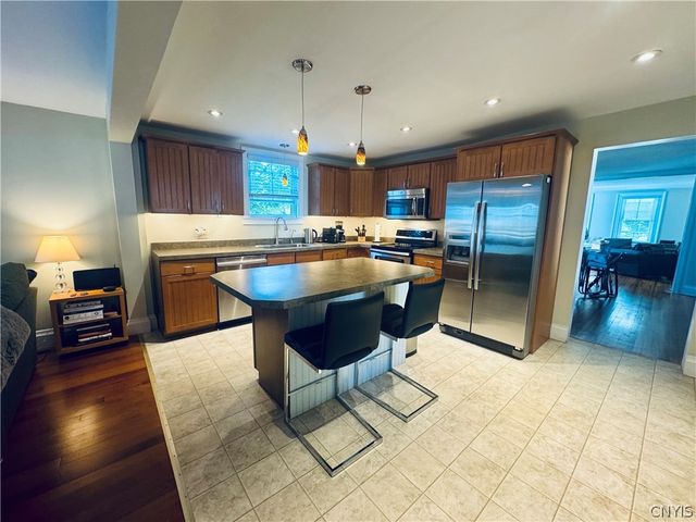 71 College Street, Kirkland, NY 13323