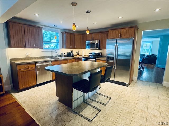71 College Street, Kirkland, NY 13323