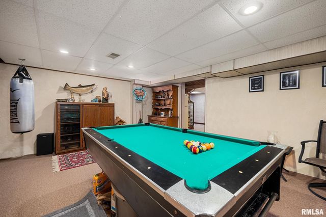 102 BITTERSWEET Lane, East Peoria, IL 61611