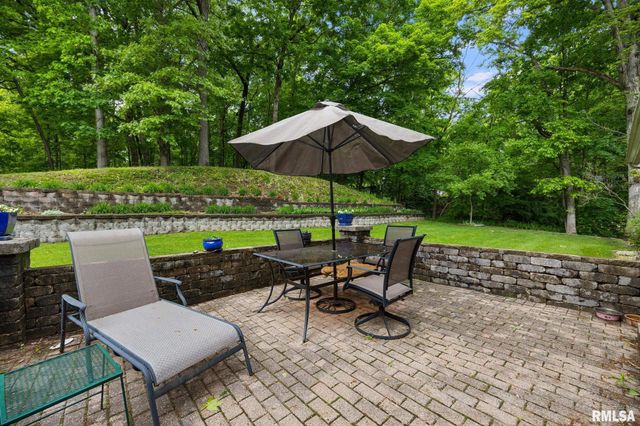 102 BITTERSWEET Lane, East Peoria, IL 61611