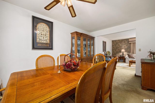 102 BITTERSWEET Lane, East Peoria, IL 61611