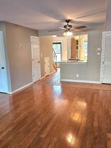 2003 Windsor Drive 2003, Framingham, MA 01701