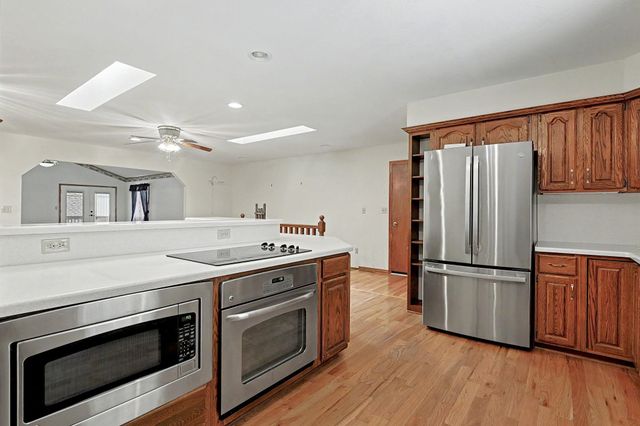8425 S Lulu Ave, Haysville, KS 67060