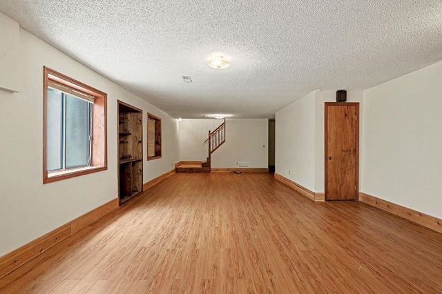8425 S Lulu Ave, Haysville, KS 67060