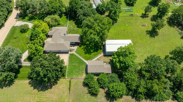 8425 S Lulu Ave, Haysville, KS 67060
