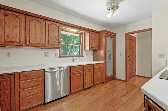 8425 S Lulu Ave, Haysville, KS 67060