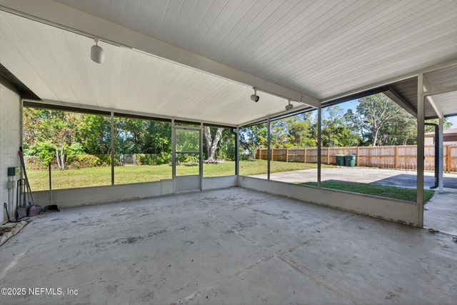 6201 GRAYLING Drive, Jacksonville, FL 32256