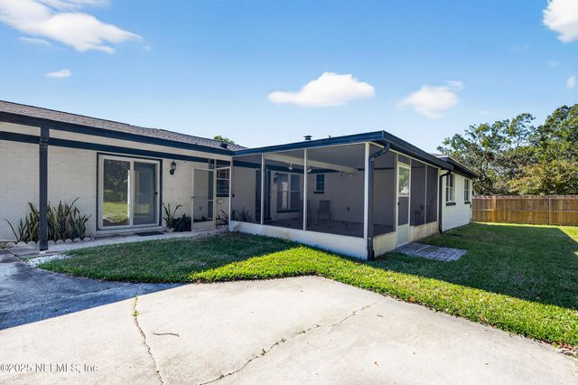 6201 GRAYLING Drive, Jacksonville, FL 32256