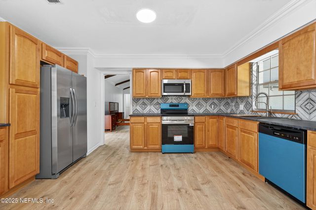 6201 GRAYLING Drive, Jacksonville, FL 32256