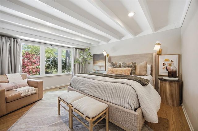 9526 Manor Road, Leawood, KS 66206