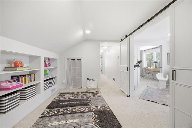 9526 Manor Road, Leawood, KS 66206