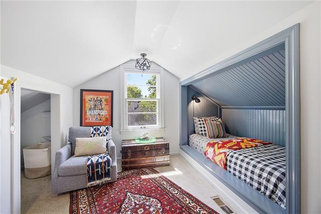 9526 Manor Road, Leawood, KS 66206