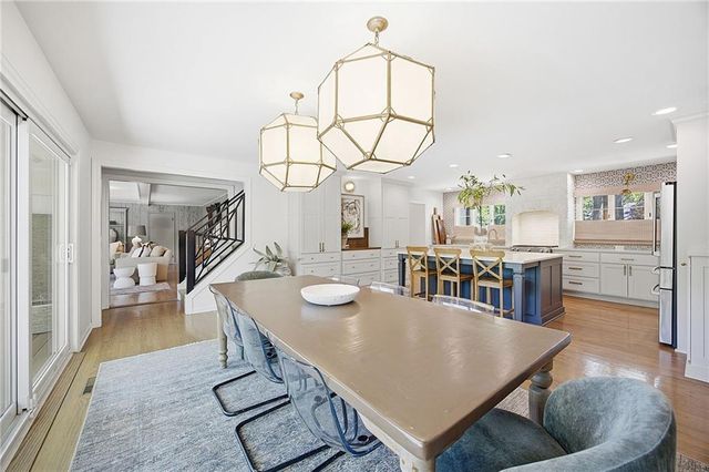 9526 Manor Road, Leawood, KS 66206
