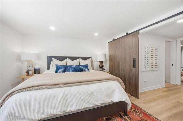 9526 Manor Road, Leawood, KS 66206