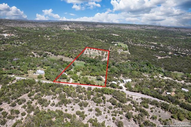 729 Rabbit Road, Wimberley, TX 78676
