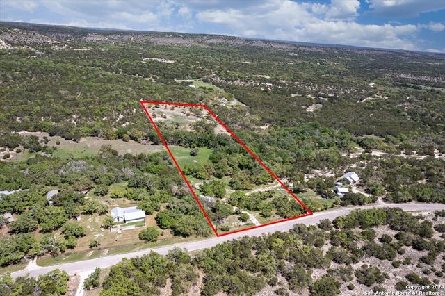 729 Rabbit Road, Wimberley, TX 78676