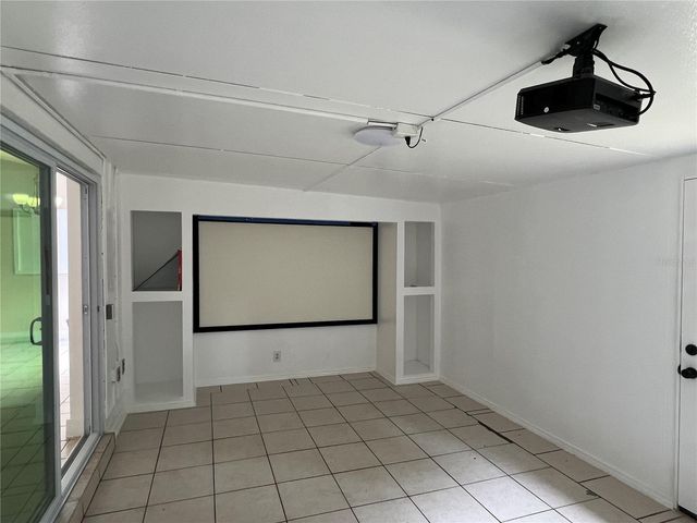 6 E THRUSH STREET, Apopka, FL 32712
