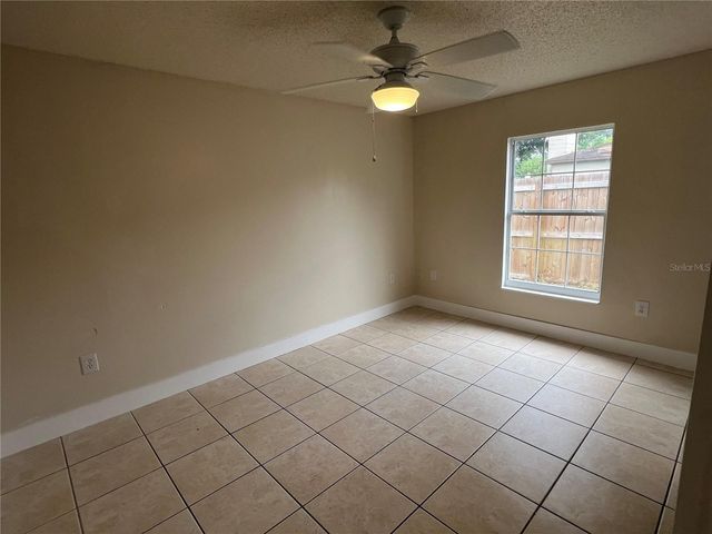 6 E THRUSH STREET, Apopka, FL 32712