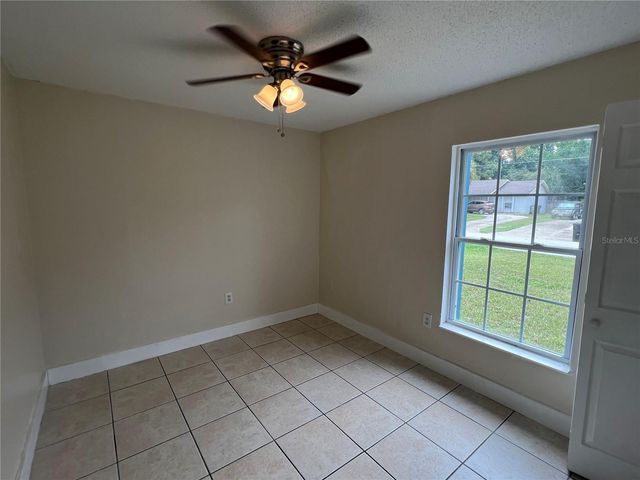 6 E THRUSH STREET, Apopka, FL 32712