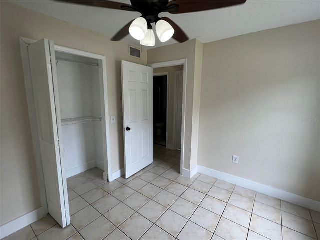 6 E THRUSH STREET, Apopka, FL 32712