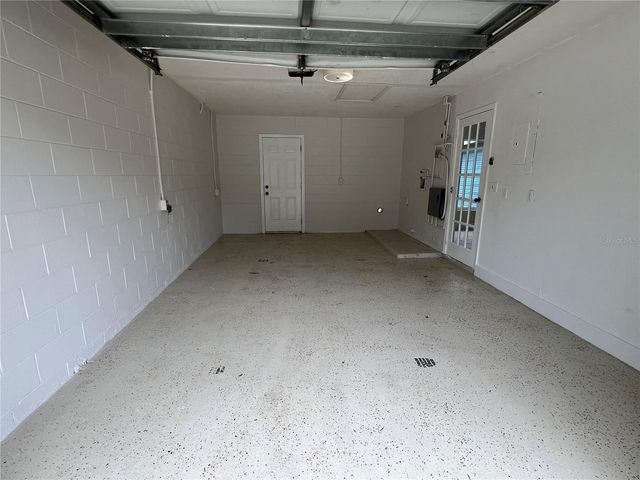 6 E THRUSH STREET, Apopka, FL 32712