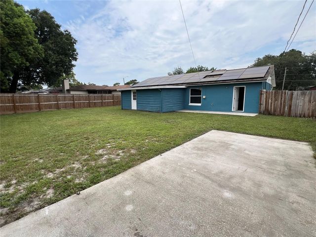 6 E THRUSH STREET, Apopka, FL 32712