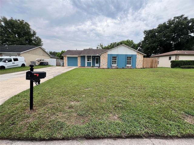 6 E THRUSH STREET, Apopka, FL 32712
