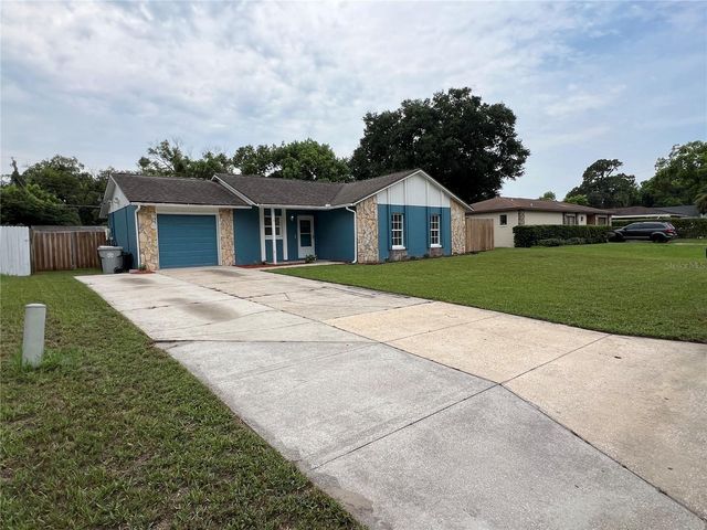 6 E THRUSH STREET, Apopka, FL 32712